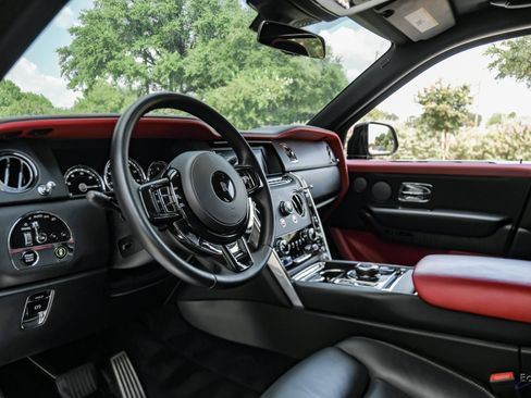 Used 2022 Rolls-Royce Cullinan image 38