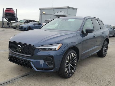 New 2026 Volvo XC60 T8 Ultra w/ Protection Package Premier AWD/4WD image 4