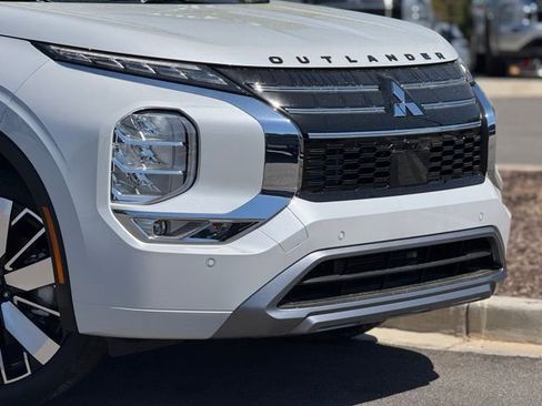 New 2026 Mitsubishi Outlander SEL FWD image 3