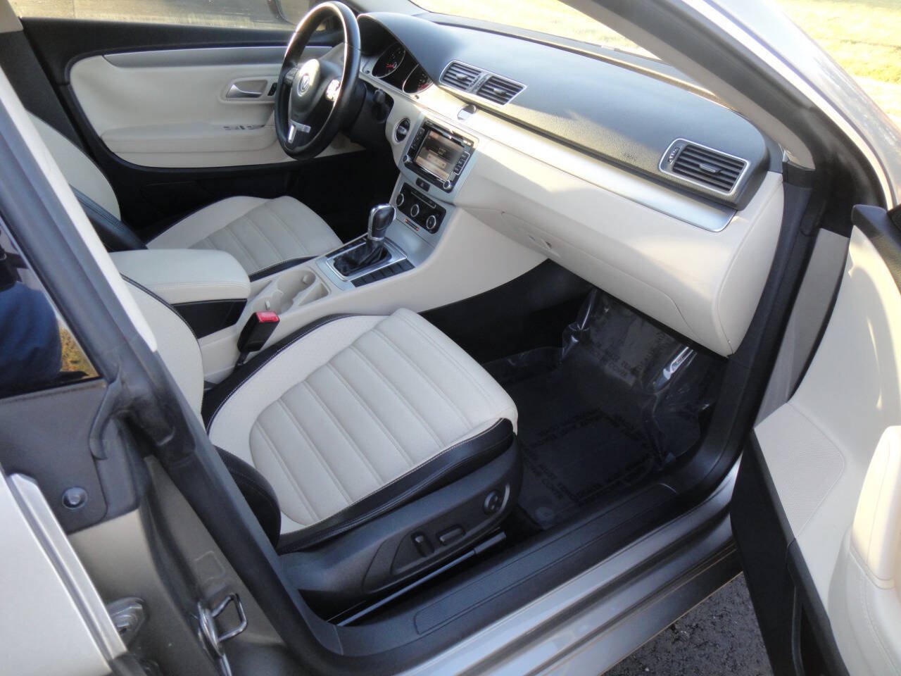 Used 2012 Volkswagen CC Sport FWD image 9