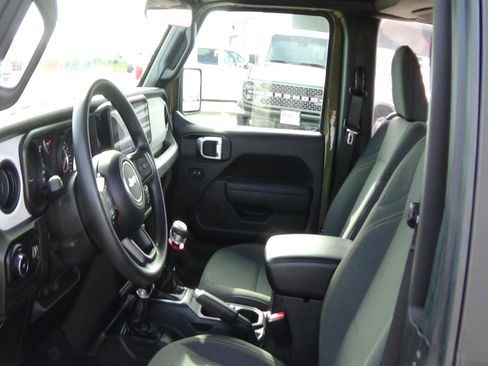 Certified 2025 Jeep Wrangler Sport image 15