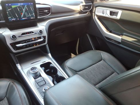 Used 2022 Ford Explorer Timberline w/ Timberline Technology Package AWD/4WD image 30