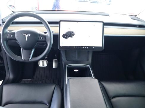 Used 2021 Tesla Model Y Long Range AWD/4WD image 16