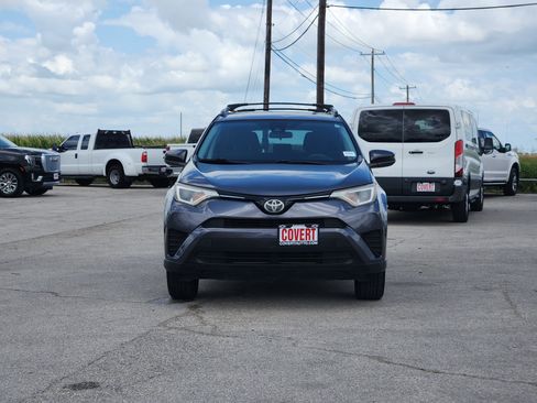 Used 2017 Toyota RAV4 LE FWD image 2