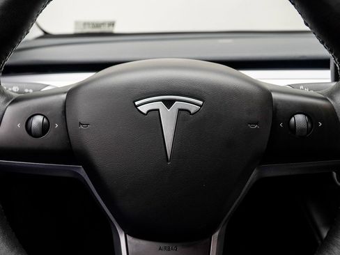 Used 2023 Tesla Model Y Long Range image 27