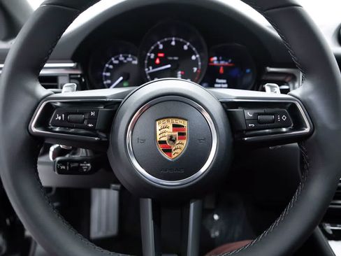 Certified 2026 Porsche Macan AWD/4WD image 14