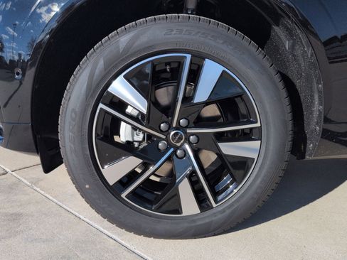 New 2026 Volvo XC60 B5 Plus w/ Protection Package Premier image 12