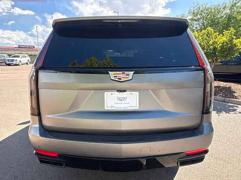 Used 2022 Cadillac Escalade ESV Sport w/ Touring Package AWD/4WD image 4