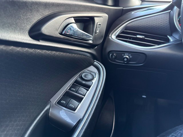 Used 2021 Chevrolet Malibu LT FWD image 19
