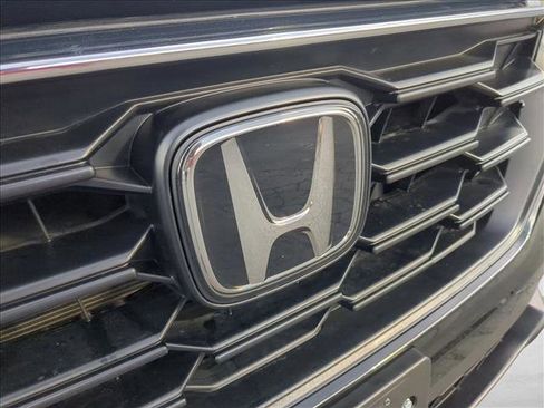 Used 2025 Honda CR-V LX image 29