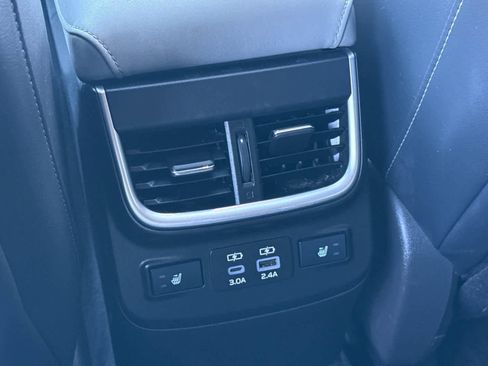 Used 2023 Subaru Outback Limited image 15
