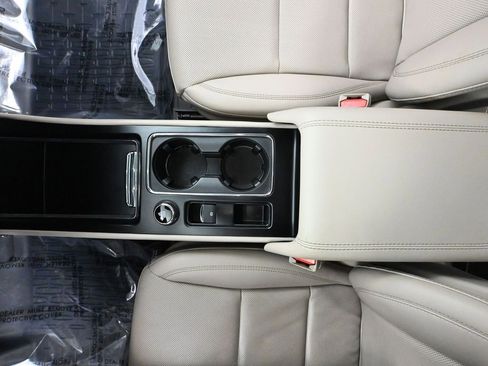 Used 2024 Lincoln Corsair AWD w/ Equipment Group 101A image 37