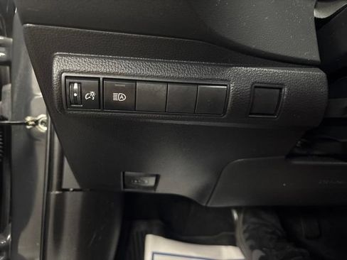 Used 2023 Toyota Corolla LE FWD image 11