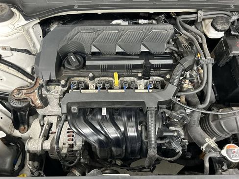 Used 2021 Hyundai Venue SE FWD image 23