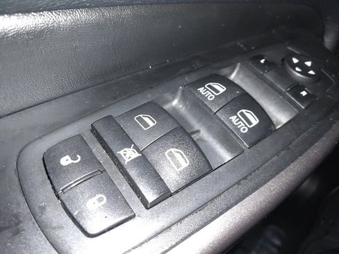 Used 2020 Jeep Cherokee Limited AWD/4WD image 27