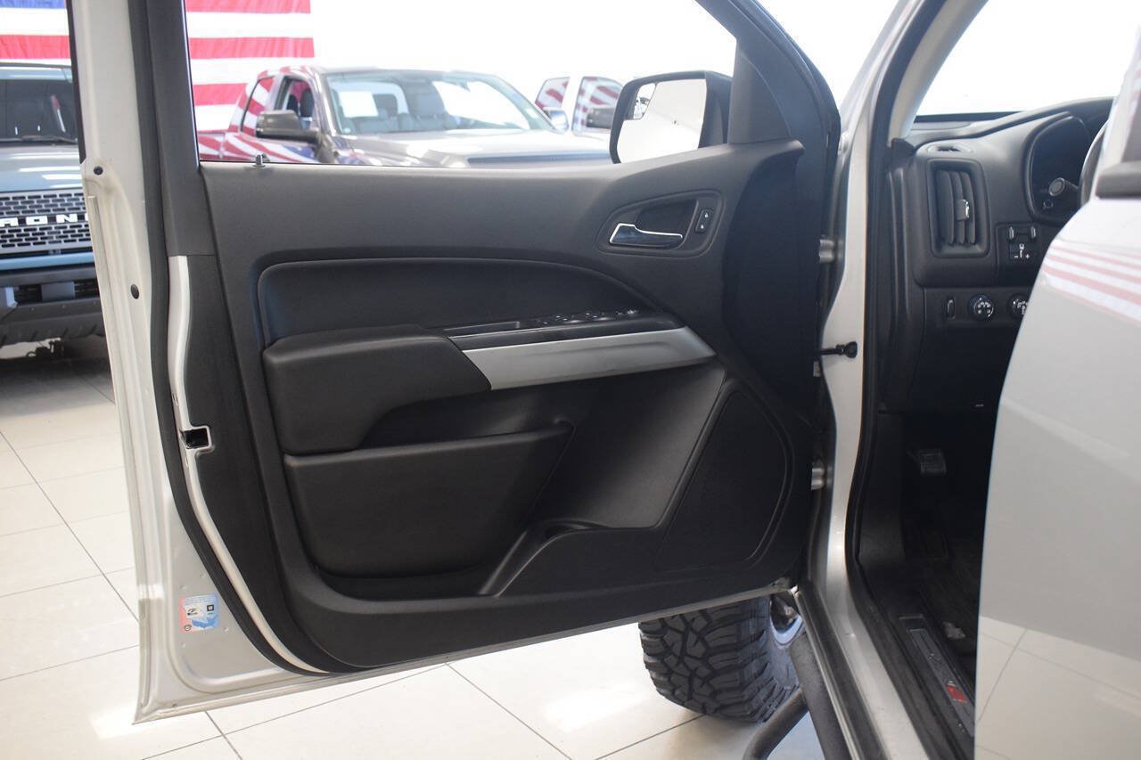 Used 2018 Chevrolet Colorado ZR2 AWD/4WD image 19