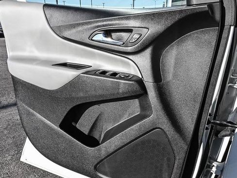 Used 2022 Chevrolet Equinox LS w/ LS Convenience Package image 26