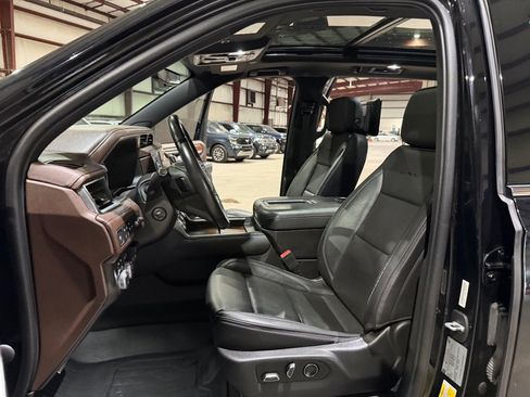 Used 2021 GMC Yukon XL Denali w/ Denali Ultimate Package AWD/4WD image 14