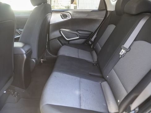 Used 2023 Kia Soul LX image 19