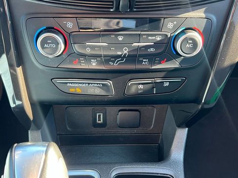 Used 2019 Ford Escape SE image 27