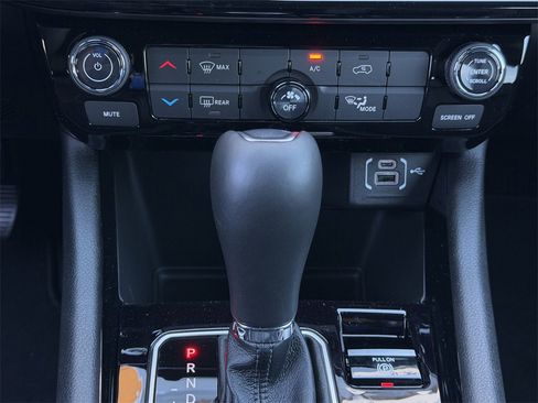 New 2026 Jeep Compass Latitude image 16