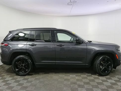 Used 2023 Jeep Grand Cherokee Altitude AWD/4WD image 14
