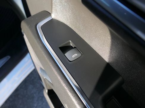 Used 2025 Chevrolet Silverado 1500 LT image 25