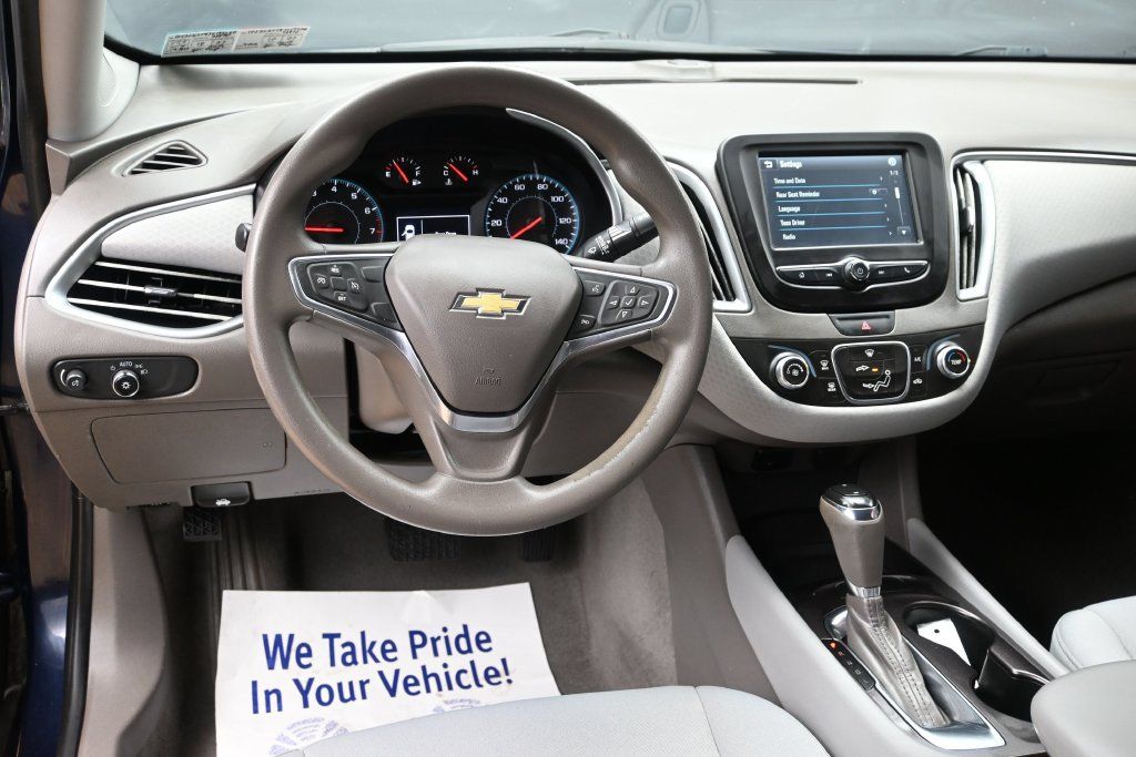 Used 2018 Chevrolet Malibu LS FWD image 21