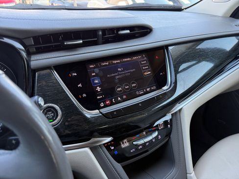 Used 2021 Cadillac XT6 Premium Luxury image 16