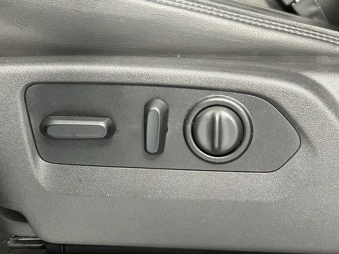 Used 2020 Chevrolet Silverado 1500 High Country image 32