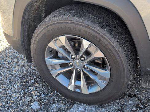 Used 2025 Chevrolet Equinox LT FWD image 22
