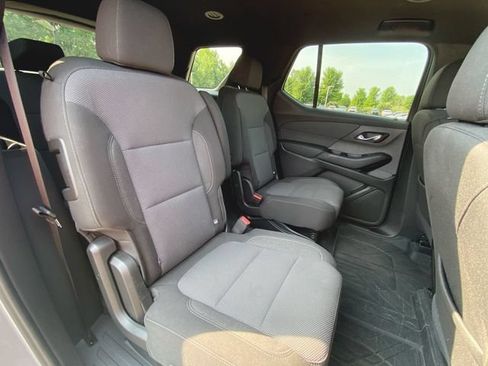 Used 2023 Chevrolet Traverse LT FWD image 25