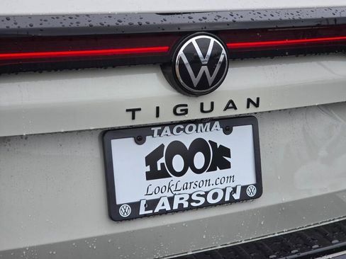 New 2026 Volkswagen Tiguan SE R-Line image 16