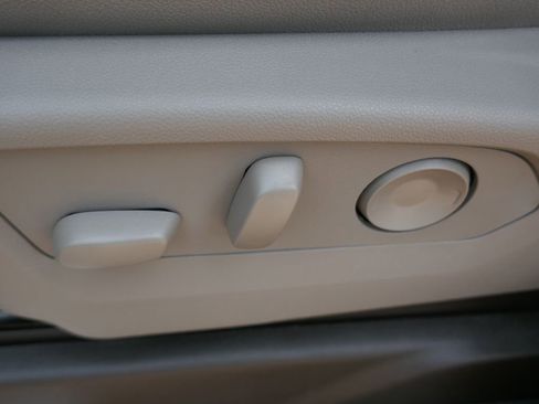 New 2026 GMC Sierra 1500 SLT image 19