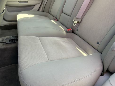 Used 2010 Chrysler 300 Touring RWD image 15