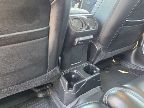 Used 2023 Jeep Wrangler Unlimited Sport AWD/4WD image 32
