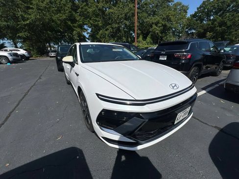 Used 2025 Hyundai Sonata SEL FWD image 7