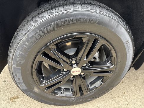 Used 2022 GMC Terrain SLE image 5