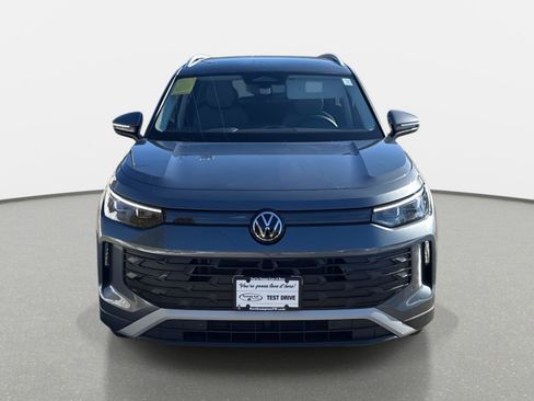 New 2026 Volkswagen Tiguan SE image 2