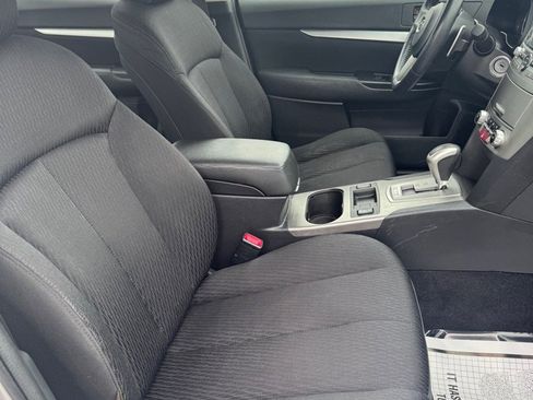 Used 2011 Subaru Legacy 2.5i Premium image 8