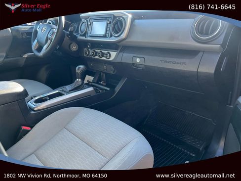 Used 2017 Toyota Tacoma SR5 image 8