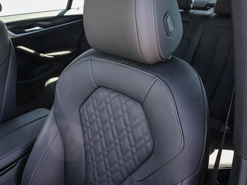 Used 2023 BMW 540i w/ M Sport Package image 35