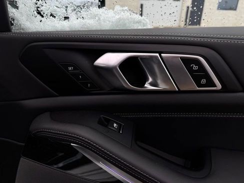 Used 2026 BMW X7 xDrive40i w/ M Sport Package image 16