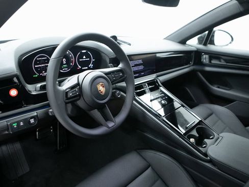 New 2026 Porsche Panamera 4 image 4