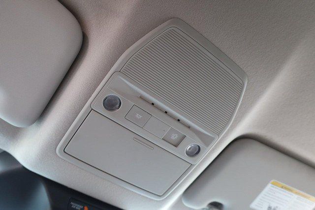 Certified 2025 Nissan Kicks SR AWD/4WD image 17