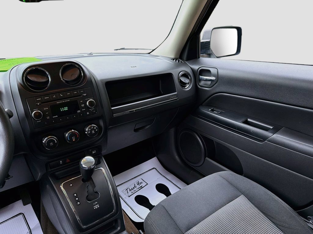 Used 2016 Jeep Patriot Sport w/ Power Value Group FWD image 21