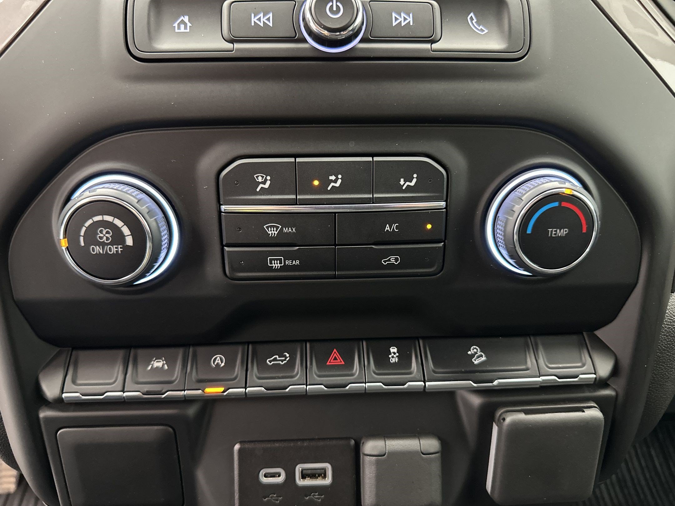 Certified 2026 Chevrolet Silverado 1500 Custom Trail Boss w/ LPO, Dark Essentials Package AWD/4WD image 17