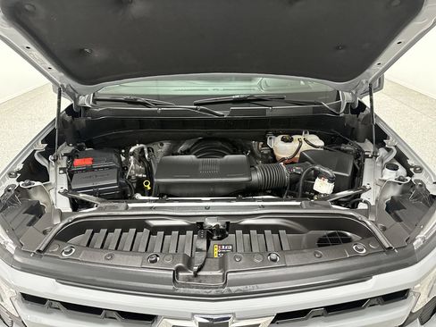Used 2025 Chevrolet Silverado 1500 RST AWD/4WD image 17