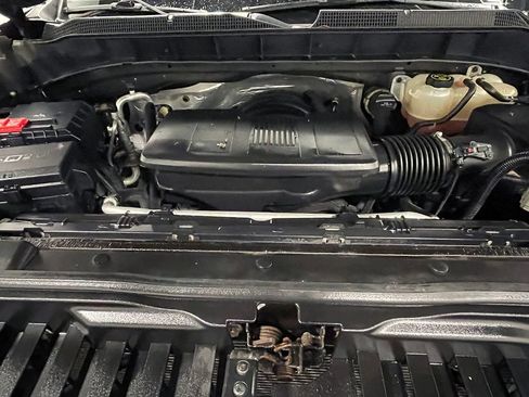 Used 2019 Chevrolet Silverado 1500 Custom w/ Custom Value Package AWD/4WD image 35