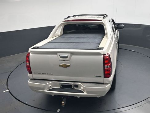 Used 2011 Chevrolet Avalanche LTZ AWD/4WD image 20